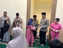 Puluhan Anak Yatim dapat Santunan dari Kapolsek Tarumajaya